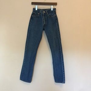 Vintage Levi 501 mom jeans